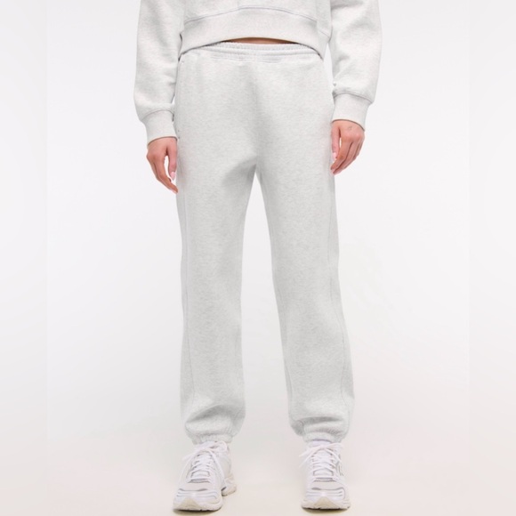 Abercrombie & Fitch Pants - Abercrombie & Fitch YPB neoKnit Max Mid Rise Cinched Grey Joggers Size Small